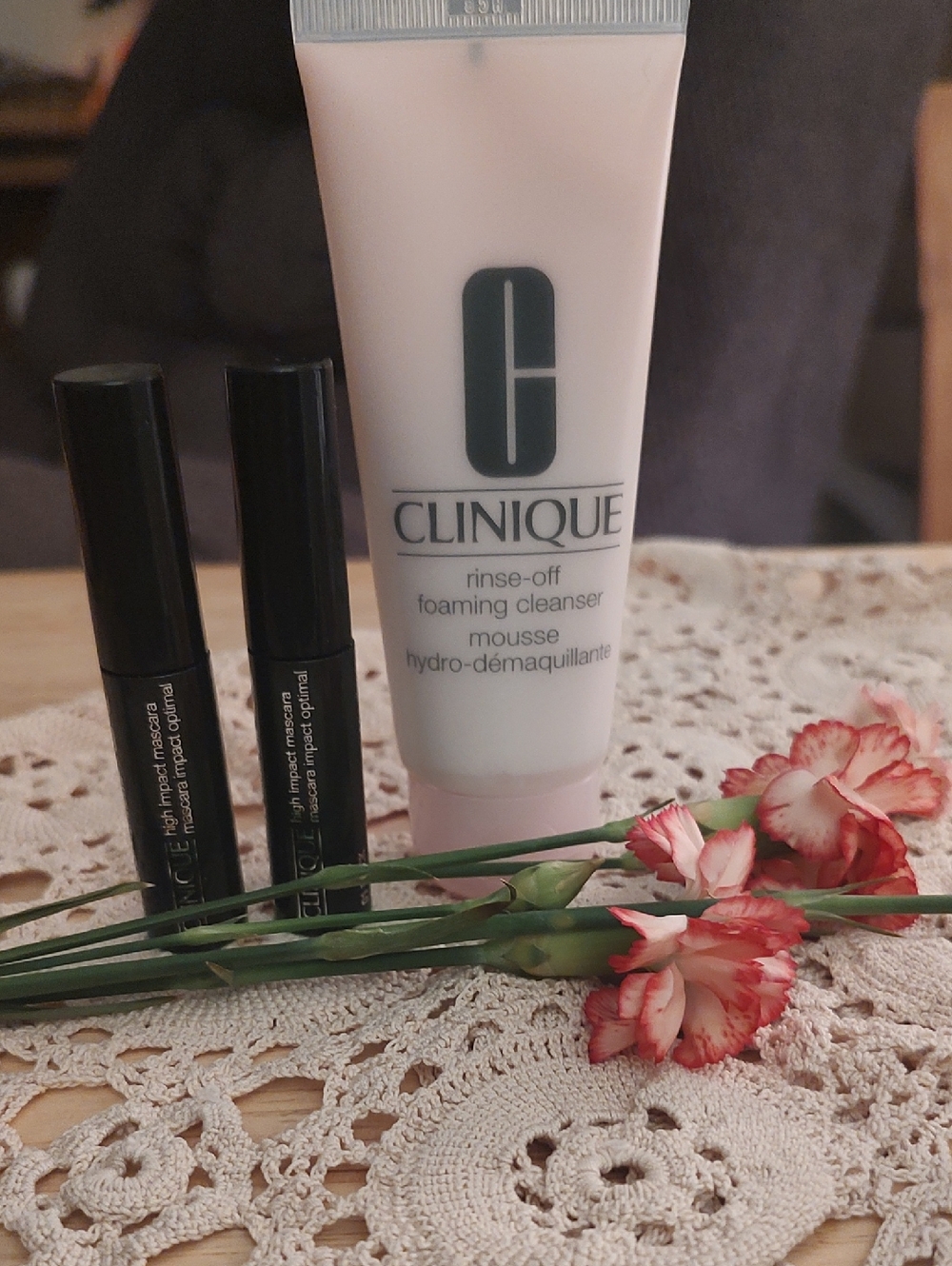 Clinique White Foaming Cleanser with Black Mascara Pair